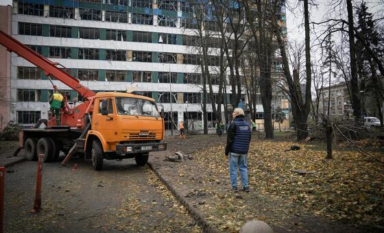 Украина: удар беспилотника по гуманитарному автомобилю сорвал эвакуацию в Донецкой области