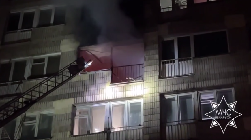 Спасатели ликвидировали пожар в общежитии на проспекте Пушкина в Минске. Один человек погиб