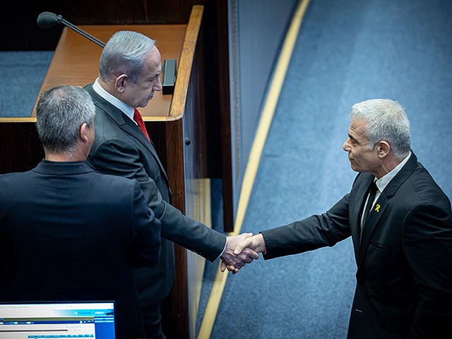 Нетаниягу провел брифинг для Лапида об угрозах атак перед выборами
