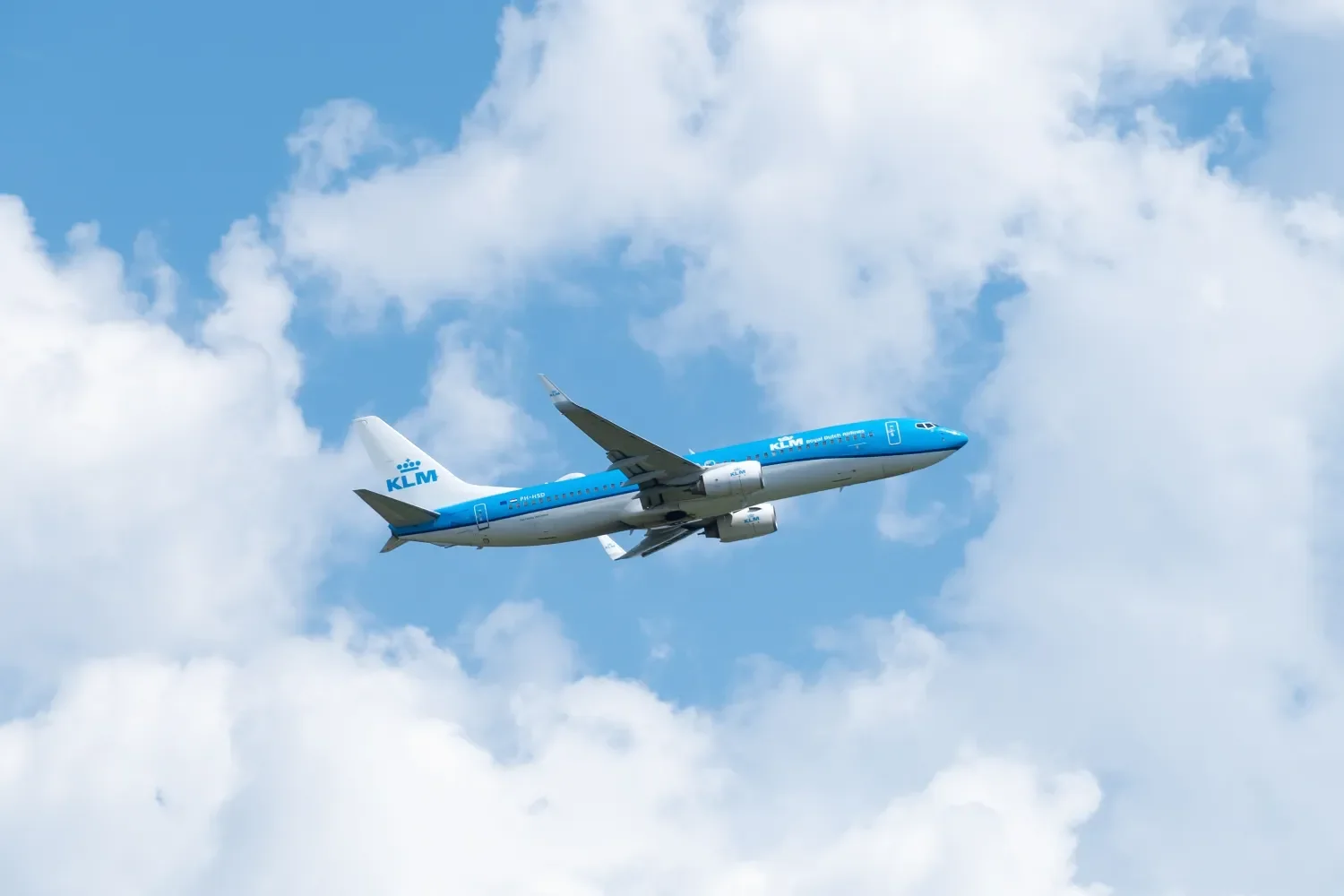 Экс-глава авиакомпании KLM спровоцировал пожар над Атлантикой, заряжая пауэр-банк