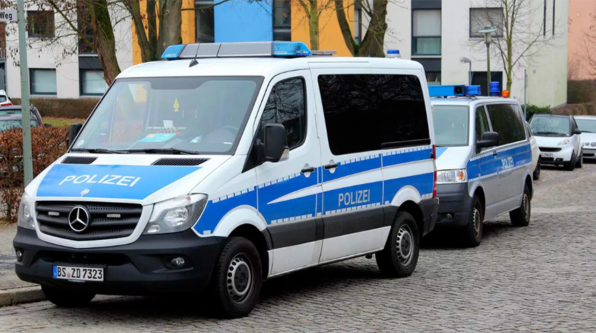 Автомобиль въехал в толпу на западе Германии, есть пострадавшие