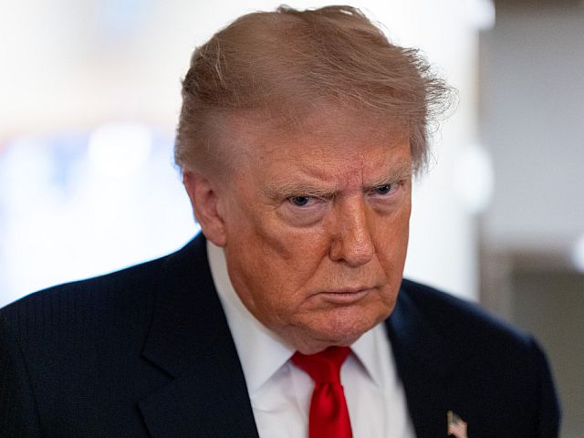 NYT: Трамп отменил авиаудары по хуситам в Йемене