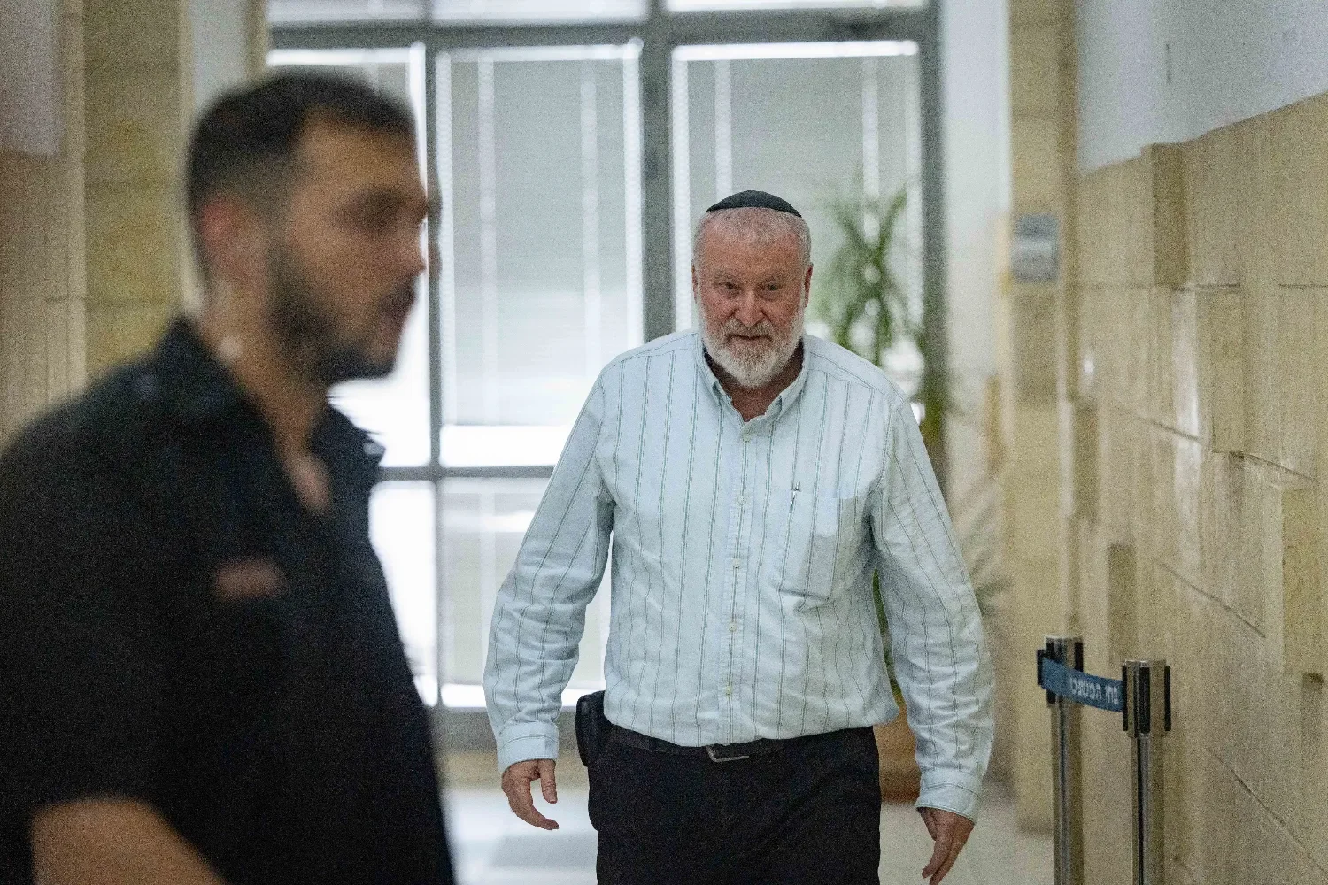 Судьи покинули зал заседаний из-за скандала между защитником Нетаниягу и прокуратурой
