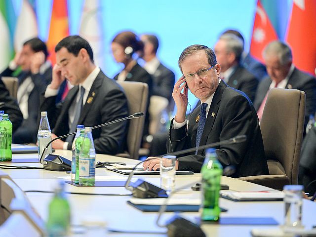 Турецкие власти возмущены: президент Израиля посетил Азербайджан, обойдя запрет Анкары