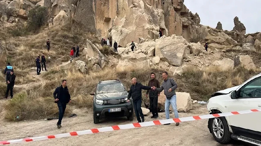 В результате обрушения скалы в турецкой Каппадокии три человека погибли, еще пять получили ранения